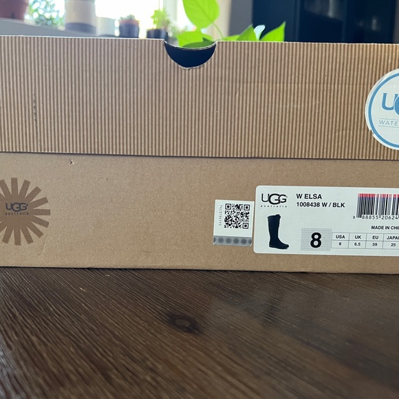 Ugg Elsa Black Winter Boots - Picture 7 of 8